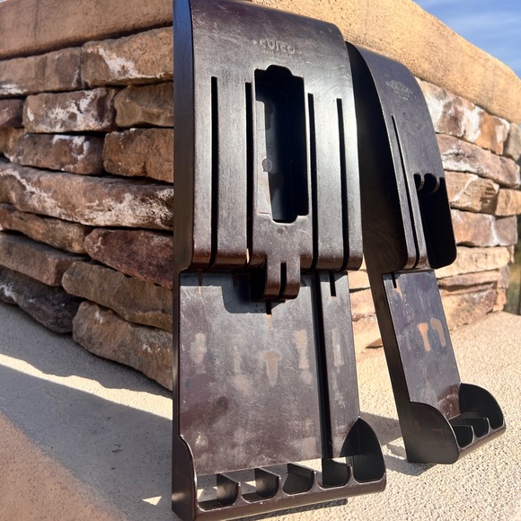 Vintage Cutco Wall Mount Knife Holders Brown Plastic - Picture 1 of 17